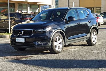 VOLVO XC40 T2 Geartronic Momentum Core