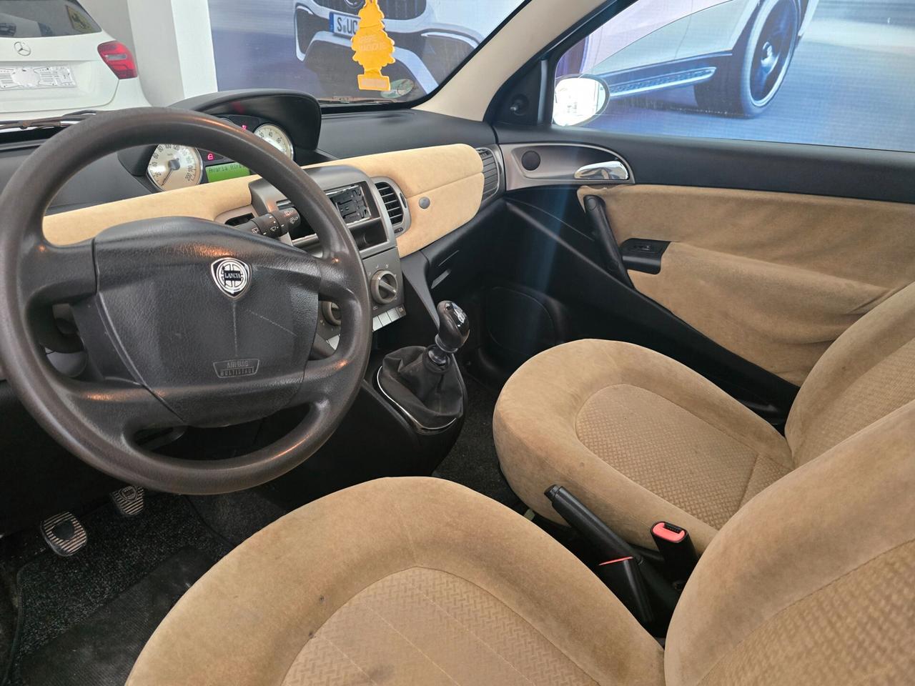 Lancia Ypsilon 1.2 Oro