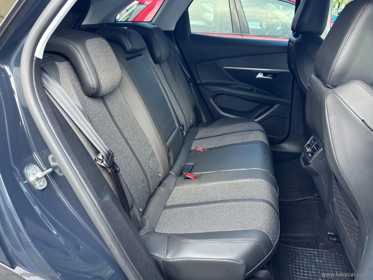 PEUGEOT 3008 BlueHDi 130 S&S EAT8 Allure