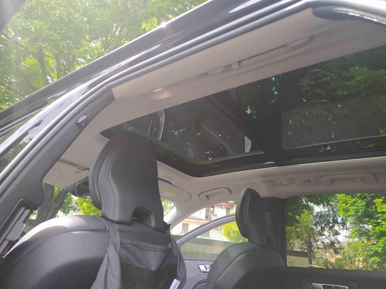 Volvo XC 60 2.0 T6 Recharge PHEV Ultimate Dark
