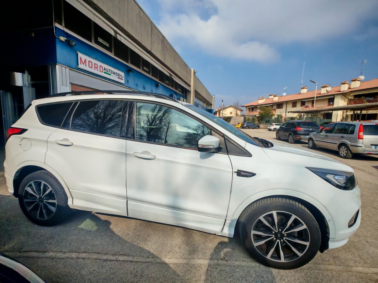 Ford Kuga 1.5 TDCI 120 CV S&S 2WD ST-Line