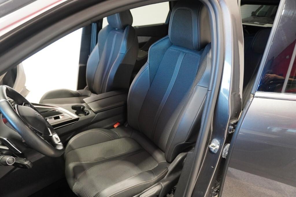 PEUGEOT 5008 1.5 BLUEHDI 131CV EAT8 SeS 7POSTI GT ( FARI LED - I-COCKPIT - ADAPTIVE CRUISE - NAVI - MIRROR - PDC - TELECAMERA POST. - CERCHI 18 )