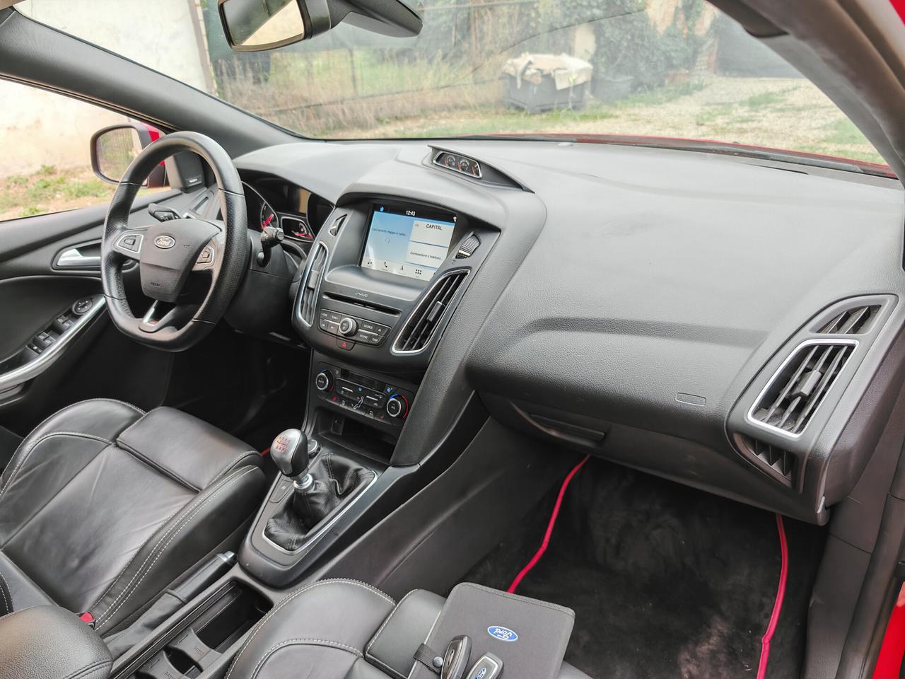 Ford Focus 2.0 EcoBoost 250 CV ST3