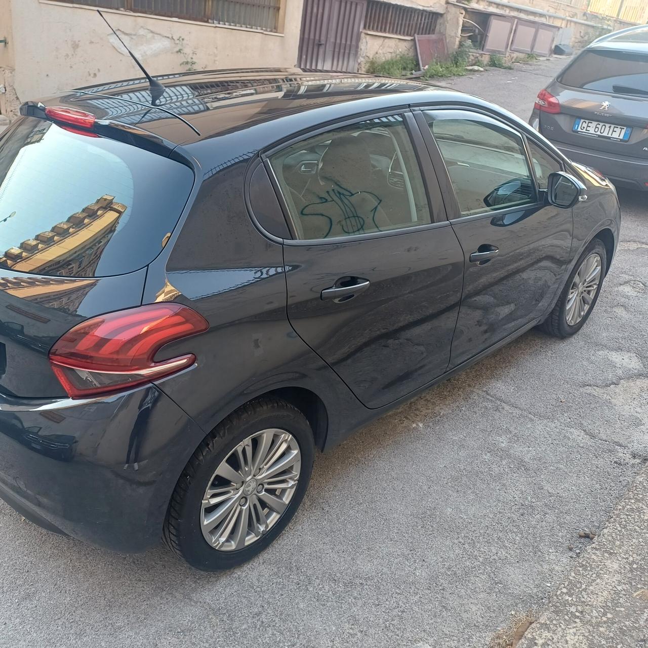 Peugeot 208 PureTech 82 5p. GPL Active
