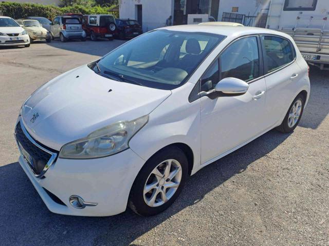PEUGEOT 208 1.4 8V HDi 68CV 5p. Allure