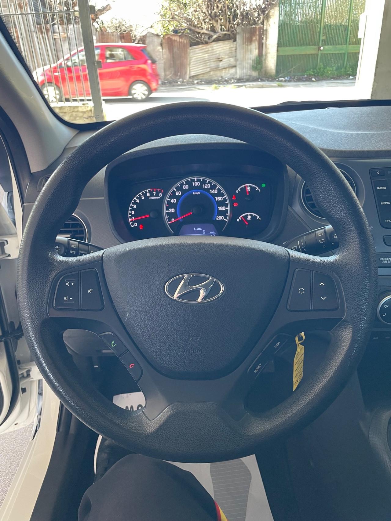 Hyundai i10 1.0 LPGI Econext Login Full dal nord Italia