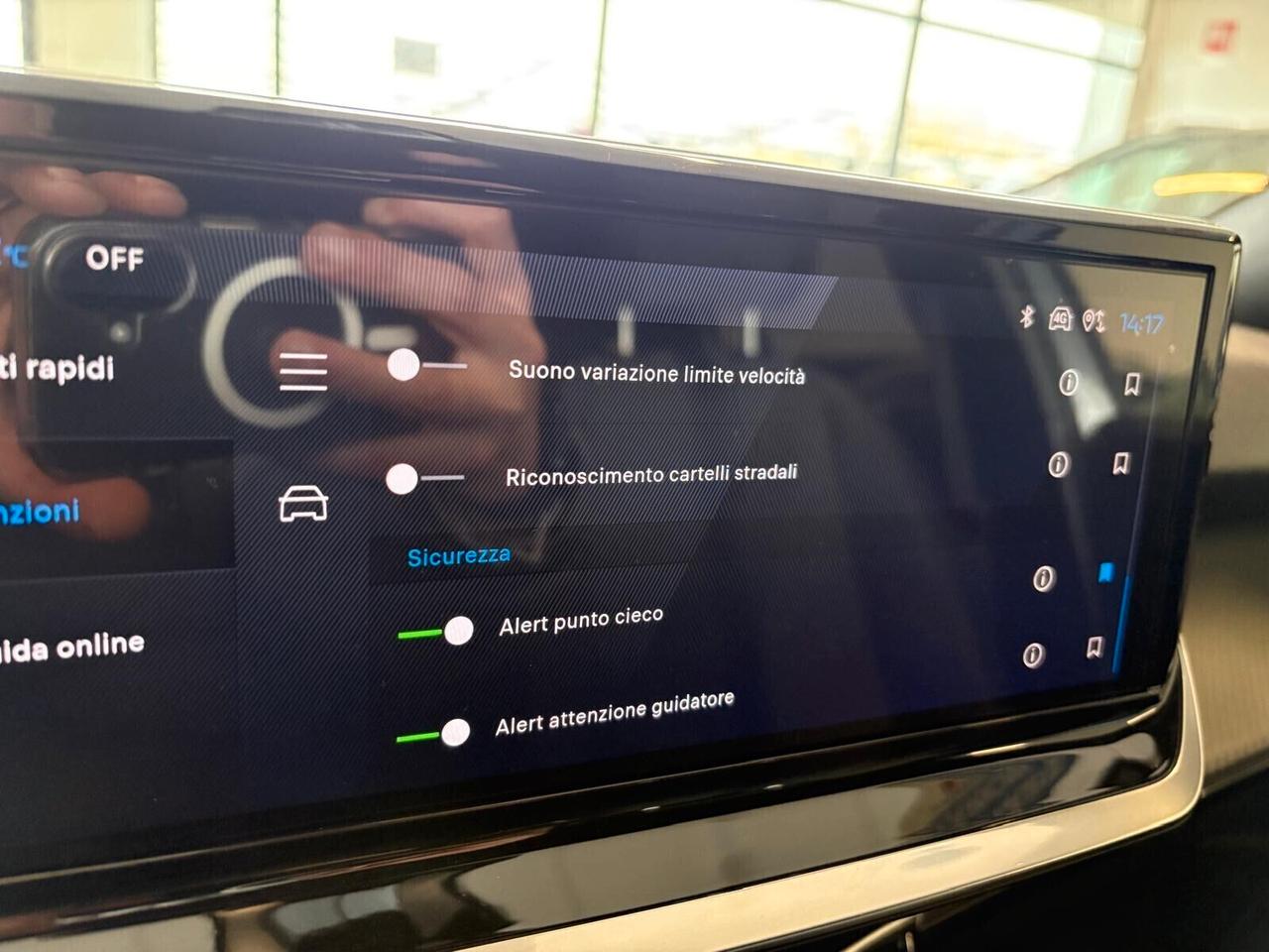 Peugeot 2008 ALLURE motore elettrico 156 CV 5 porte SPOTICAR