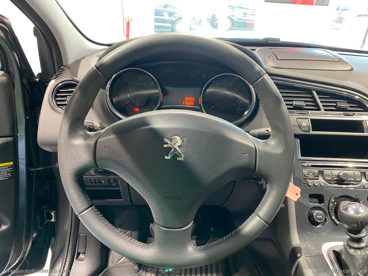 PEUGEOT 5008 1.6 HDi 115 CV Business