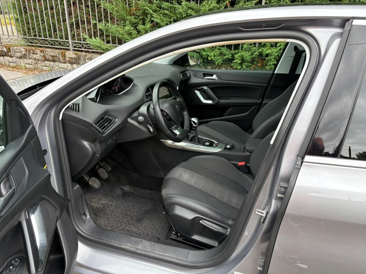 PEUGEOT 308 PureTech Turbo 130 S&S Allure