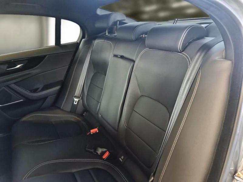 JAGUAR XE 2.0D D204 MHEV R-DYNAMIC S AUTO 4 PORTE BERLINA