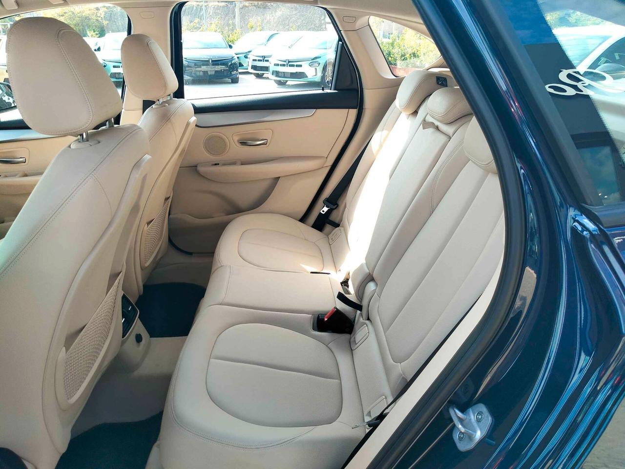 Bmw 2er Active Tourer 218d Luxury