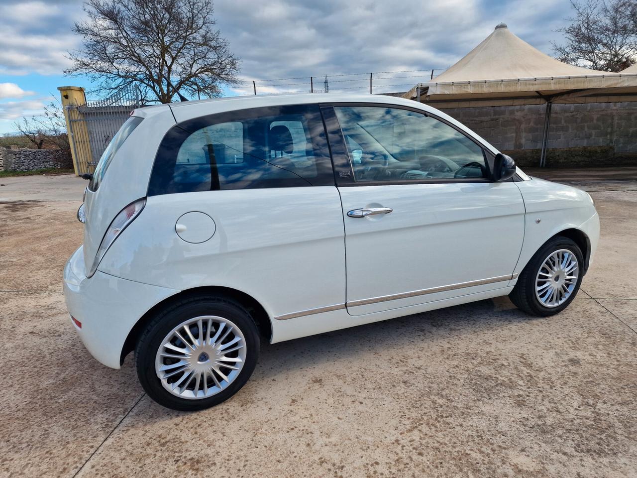 Lancia Ypsilon 1.2 69 CV Diva