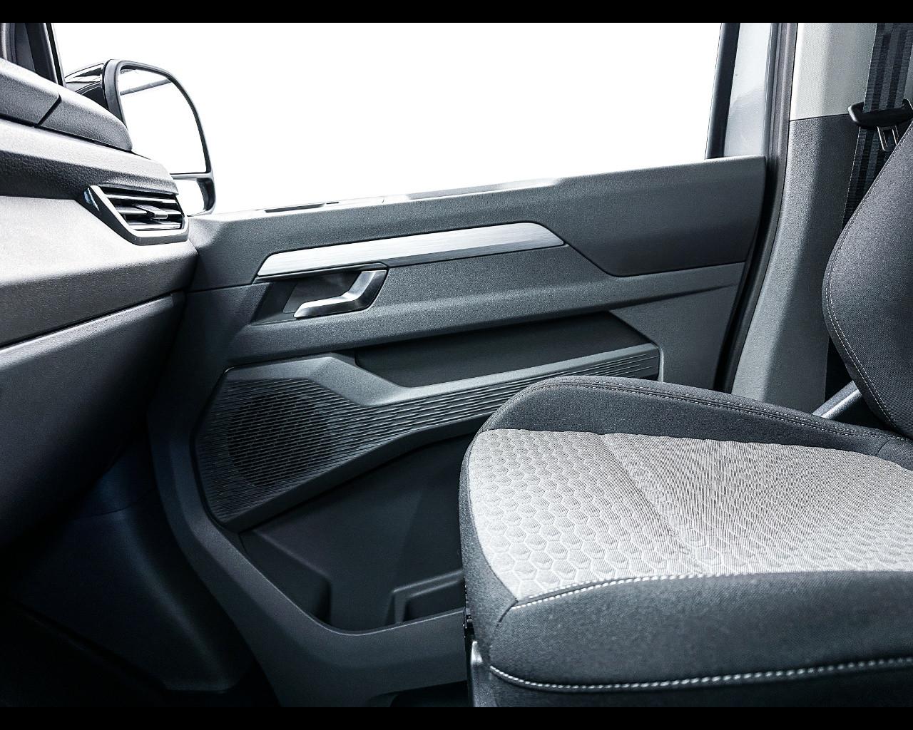 VOLKSWAGEN Caravelle 7ª '25-> - Caravelle 2.0 TDI 150CV PC Life