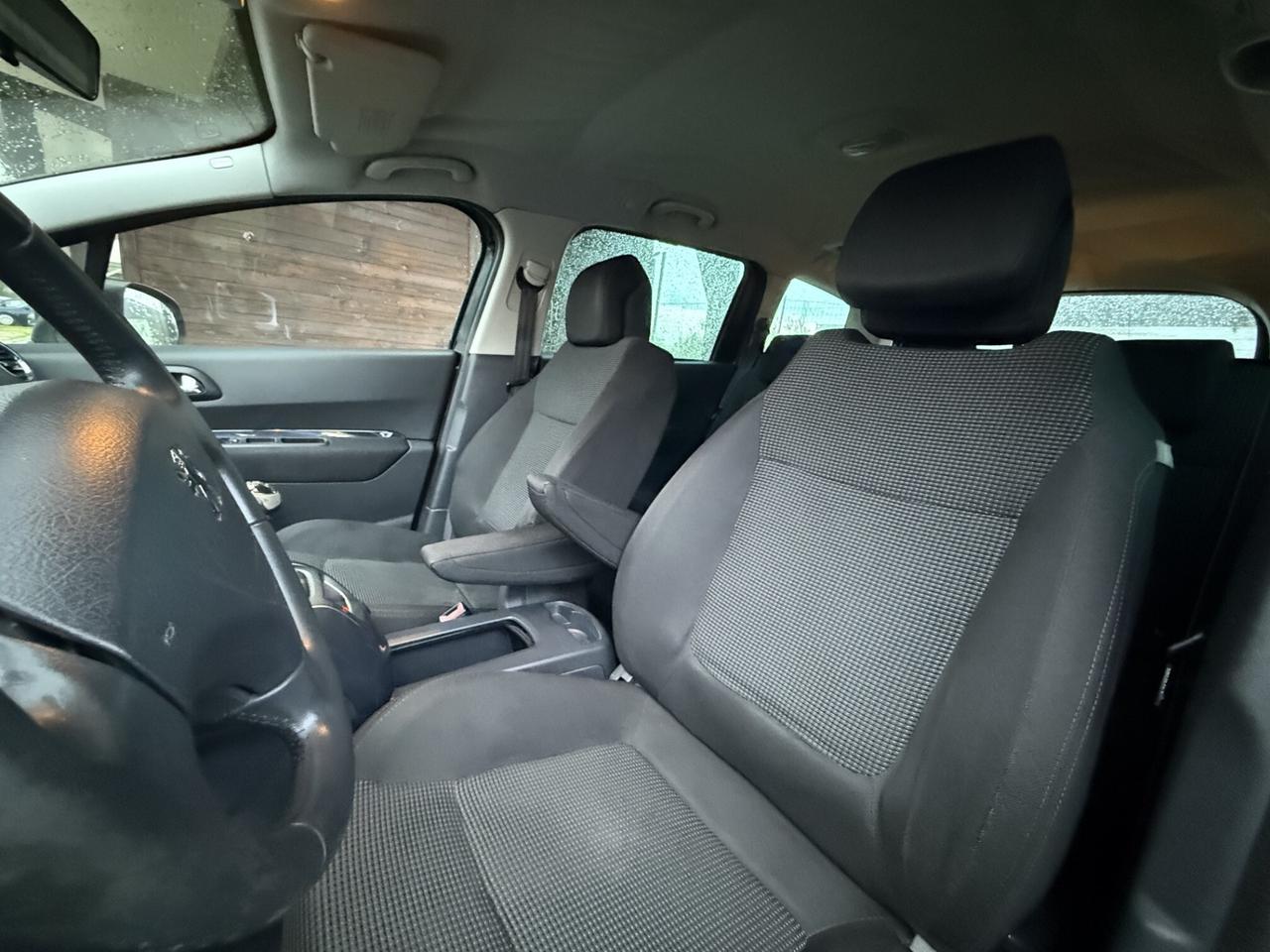 PEUGEOT 5008 1" SERIE