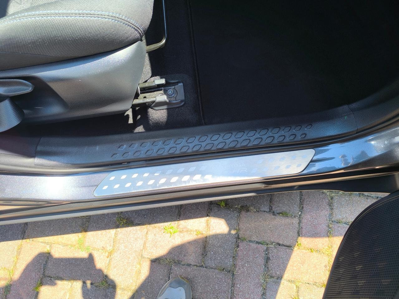 Toyota C-HR 2.0 Hybrid E-CVT Morebusiness
