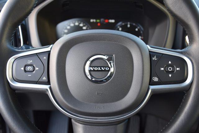 VOLVO XC60 B4 (d) AWD Geartronic Momentum Pro