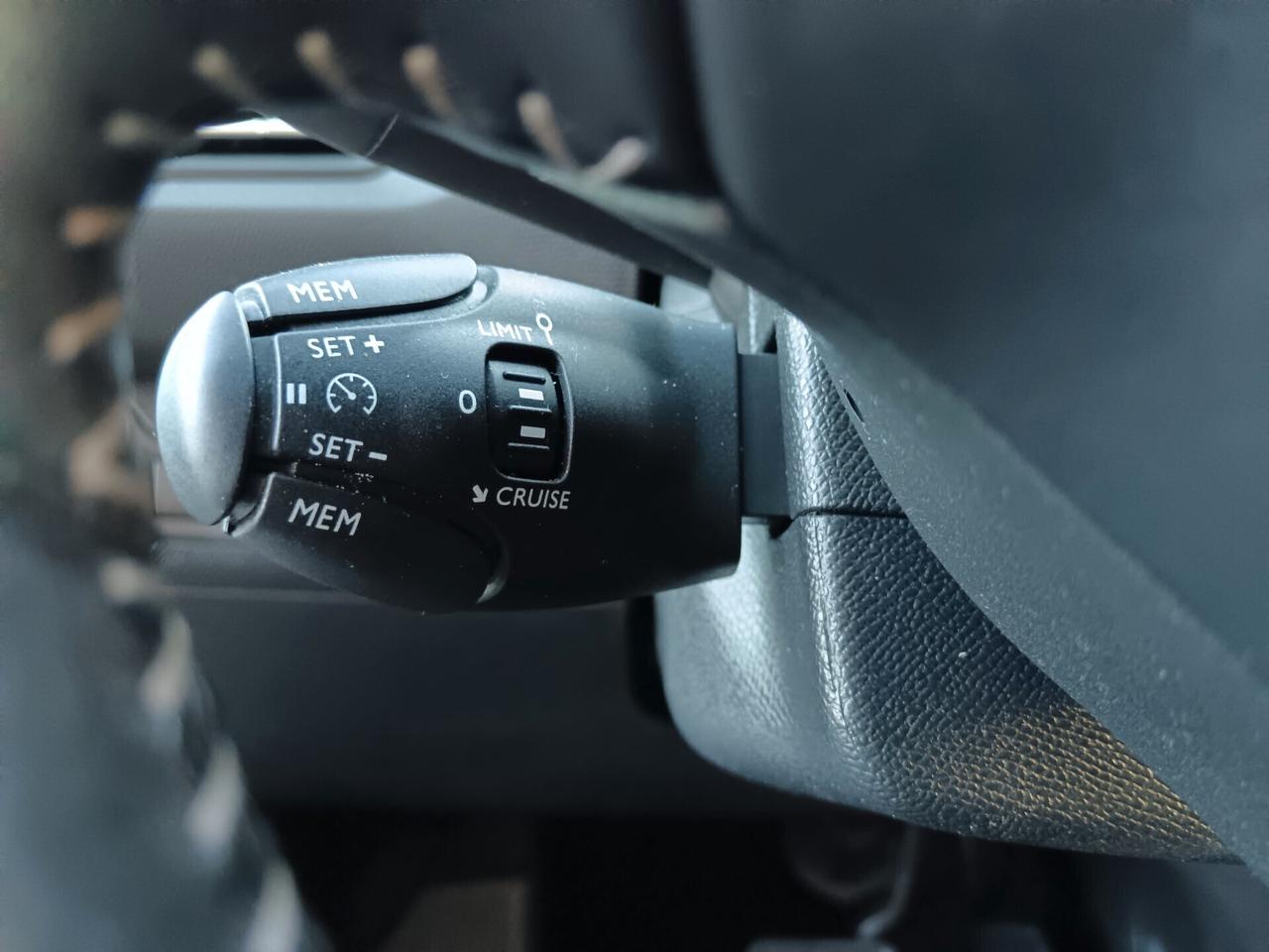 Peugeot 308 1.6 BLUEHDI 120CV NEOPATENTATI