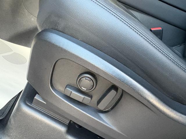 LAND ROVER Defender 110 3.0D I6 200 CV AWD Auto SE 7 POSTI