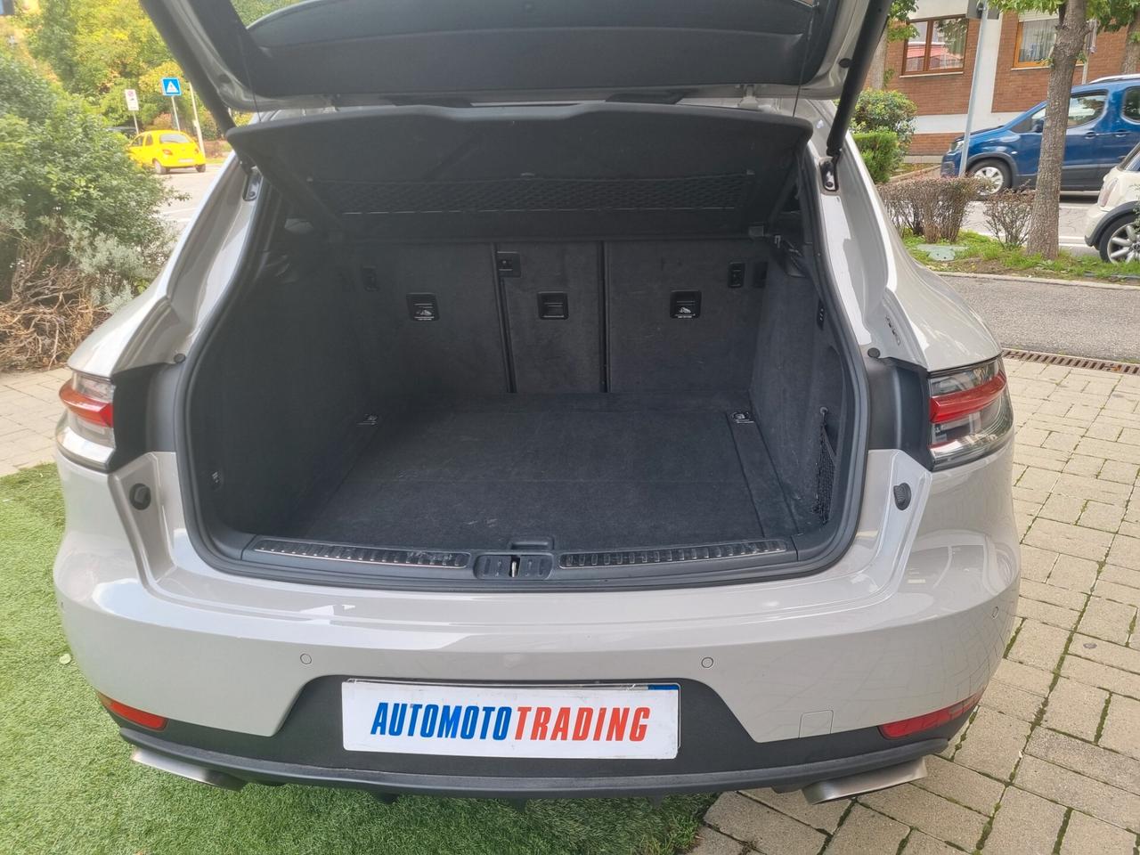 Porsche Macan 2.0 245CV TETTUCCIO APRIBILE
