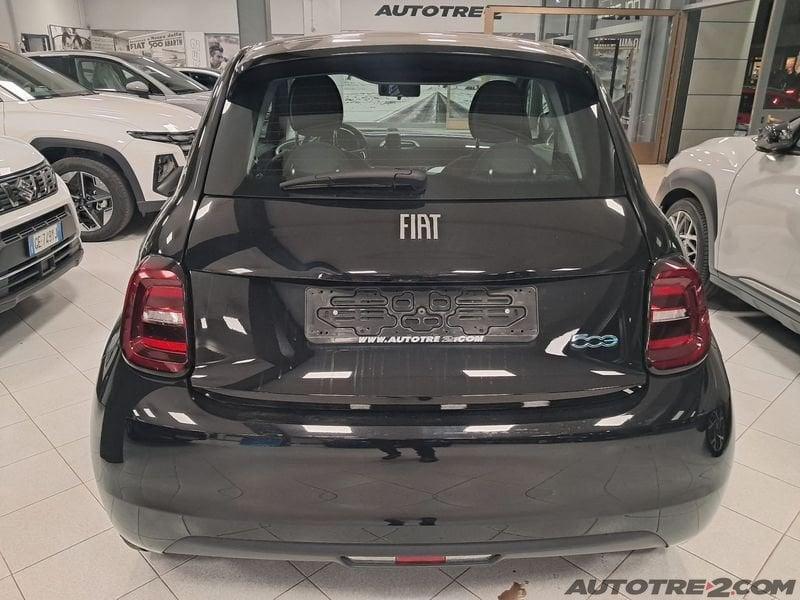 FIAT 500 500e Berlina 23,8 kWh Action