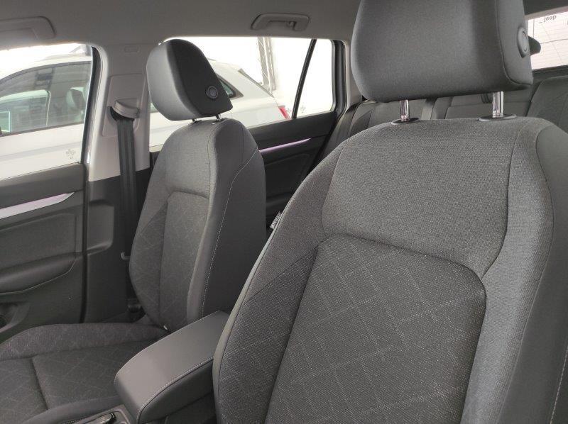 VOLKSWAGEN Golf 8ª serie - Golf Variant 1.0 eTSI EVO DSG Life