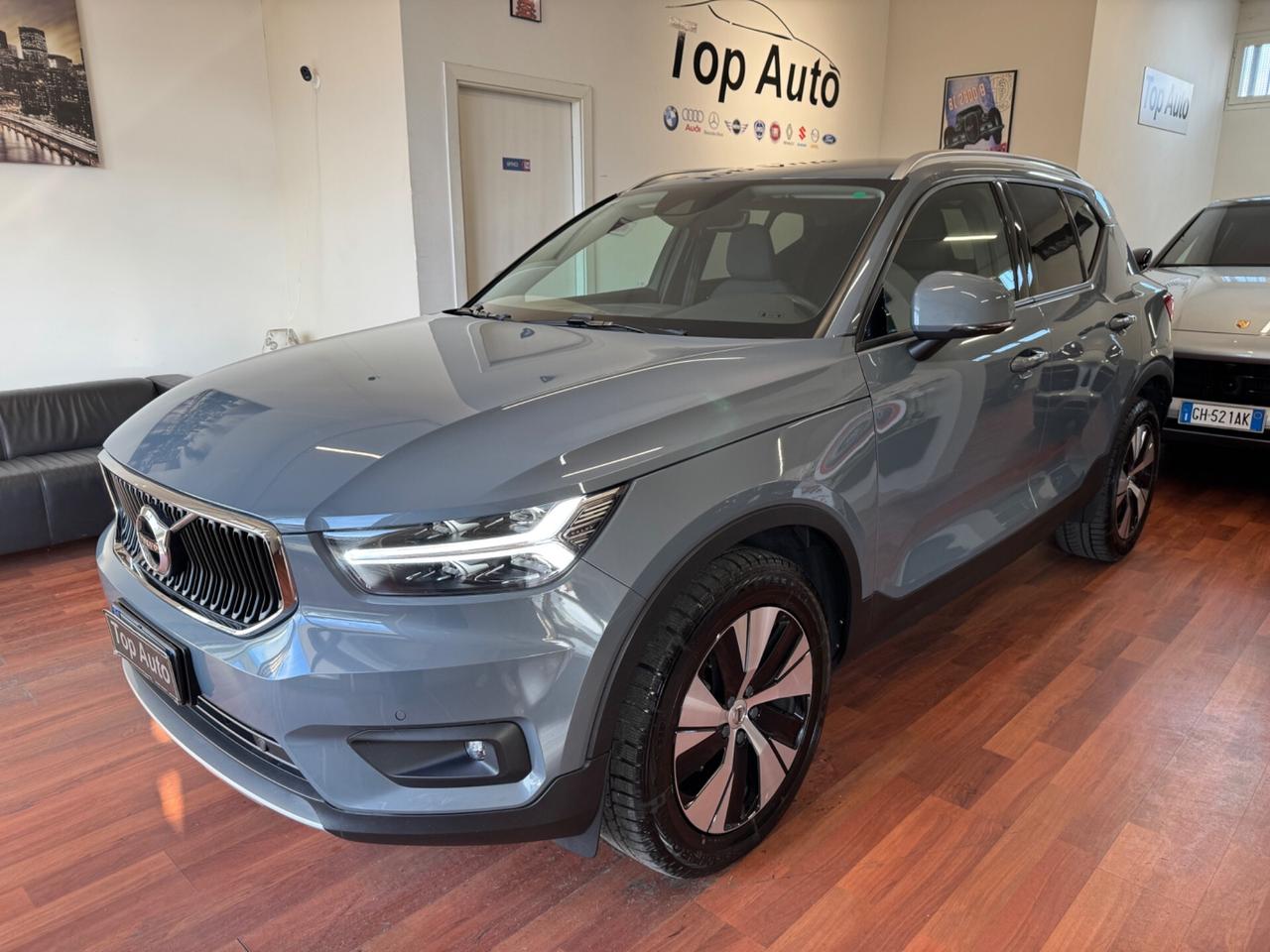VOLVO XC 40 D3 GEARTRONIC MOMENTUM PRO - MY21