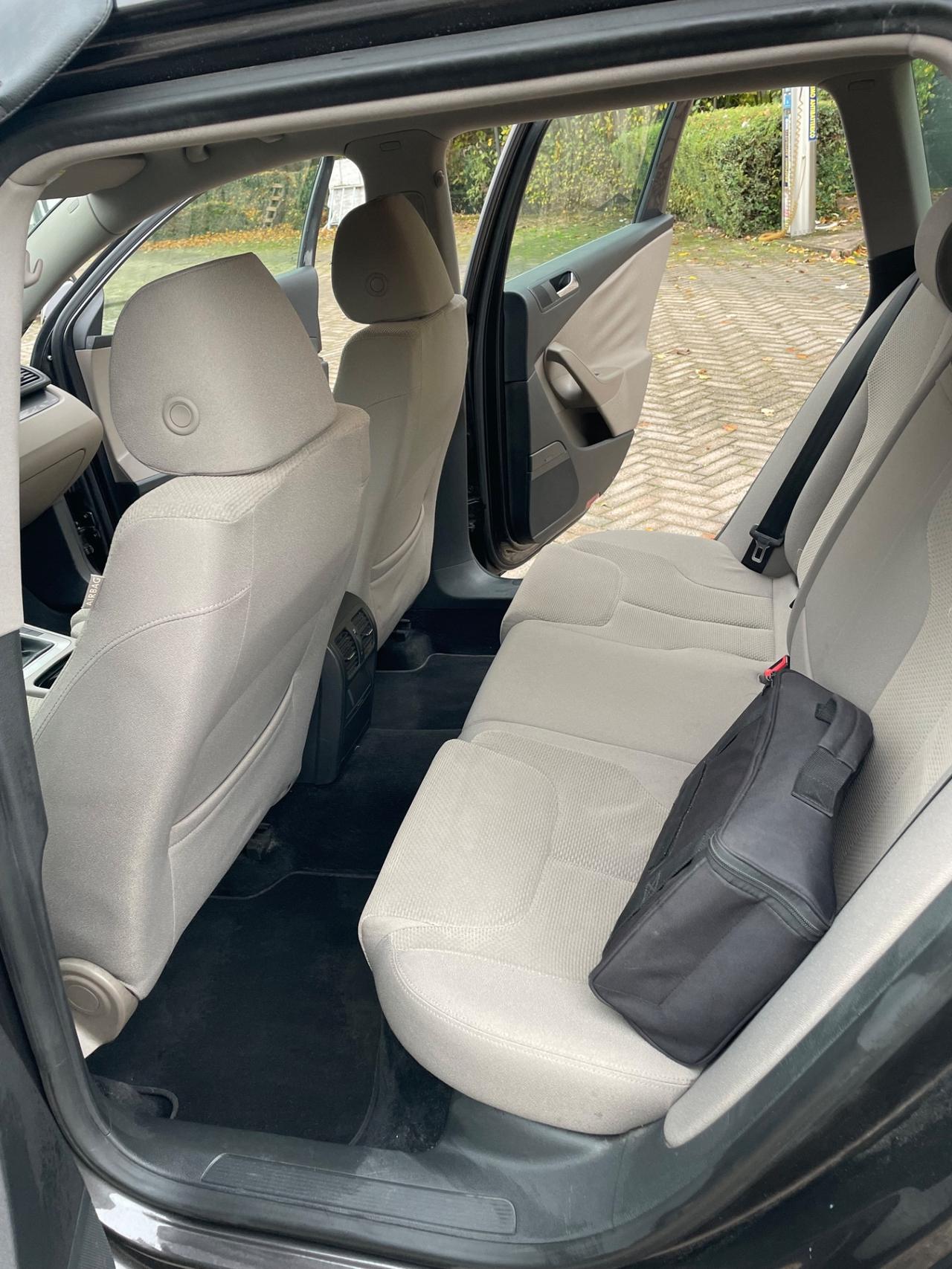 Volkswagen Passat 2.0 TDI . Highline €.2499