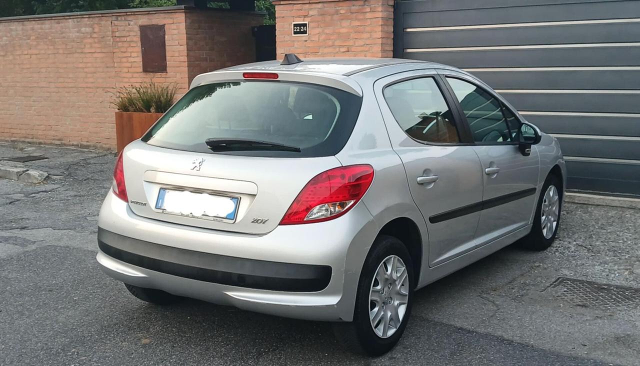 Peugeot 207 BENZINA EURO5 2011 NEOP TRATTABILE