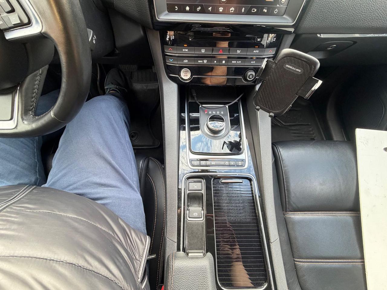 Jaguar F-Pace 2.0 20d Turbo Prestige #10220