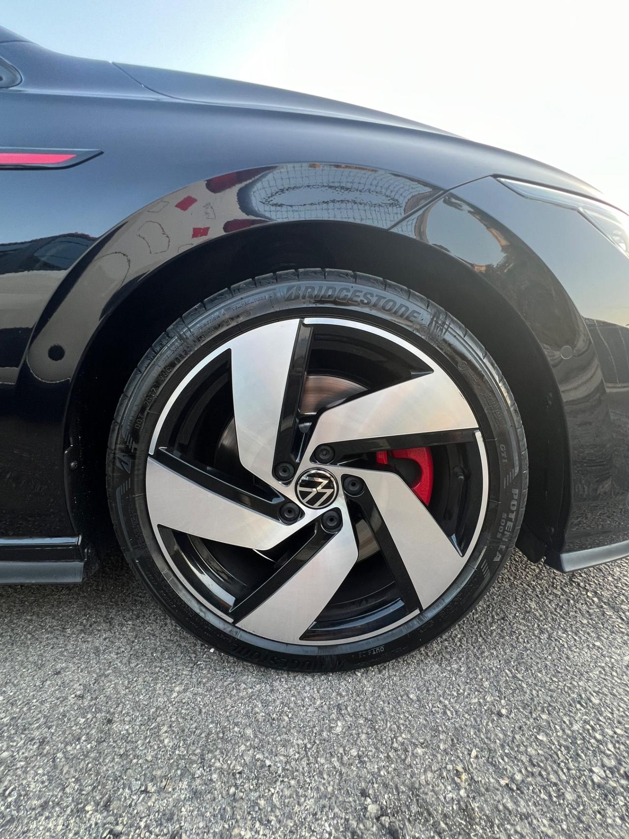 Volkswagen Golf GTI 2.0 TSI DSG