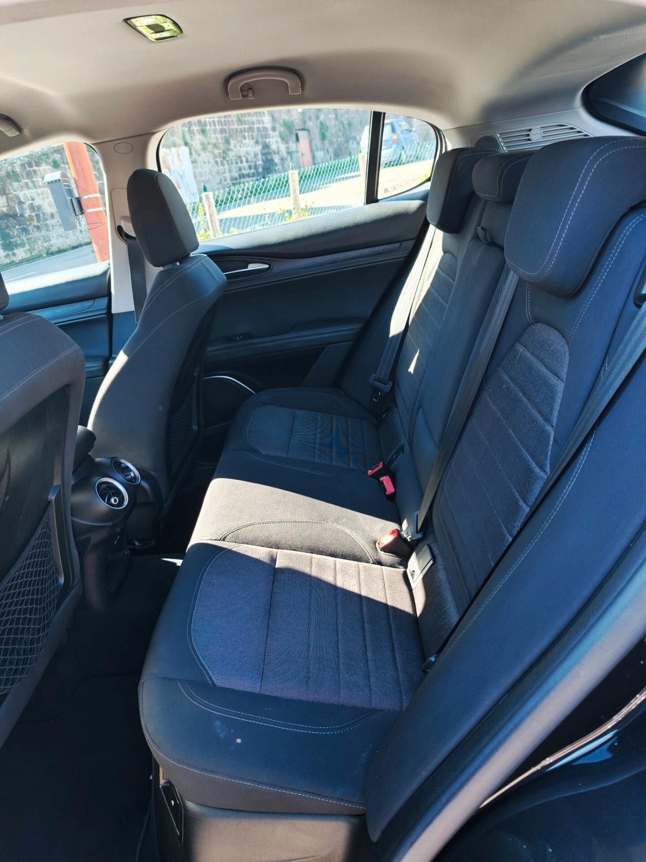 Alfa Romeo Stelvio 2.2 180 CV AT8 Business