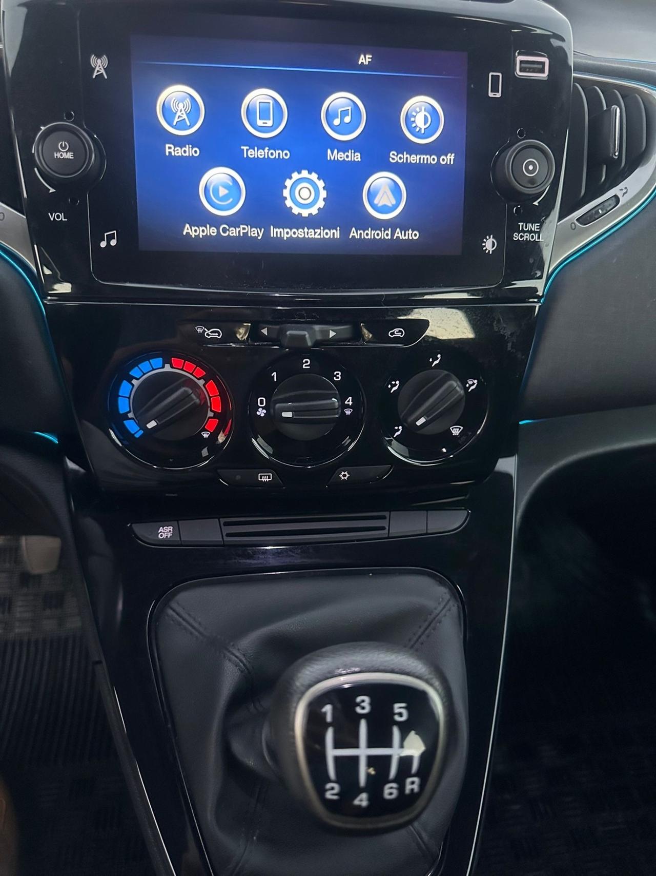 Lancia Ypsilon 1.0 FireFly 5 porte S&S Hybrid Ecochic Silver