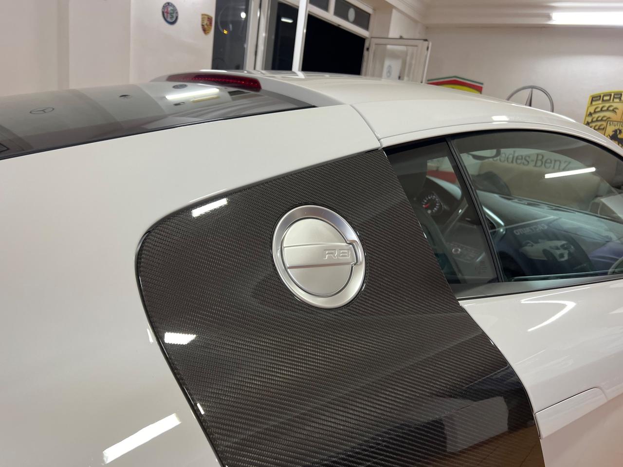 Audi R8 4.2 V8 FSI quattro R tronic Carbon