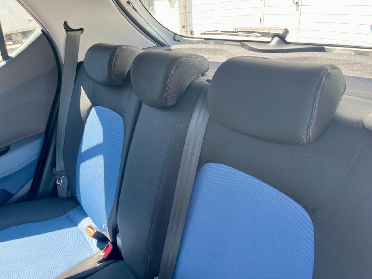 Hyundai i10 1.0benz 2015 64.000km cambio automatico perfetta