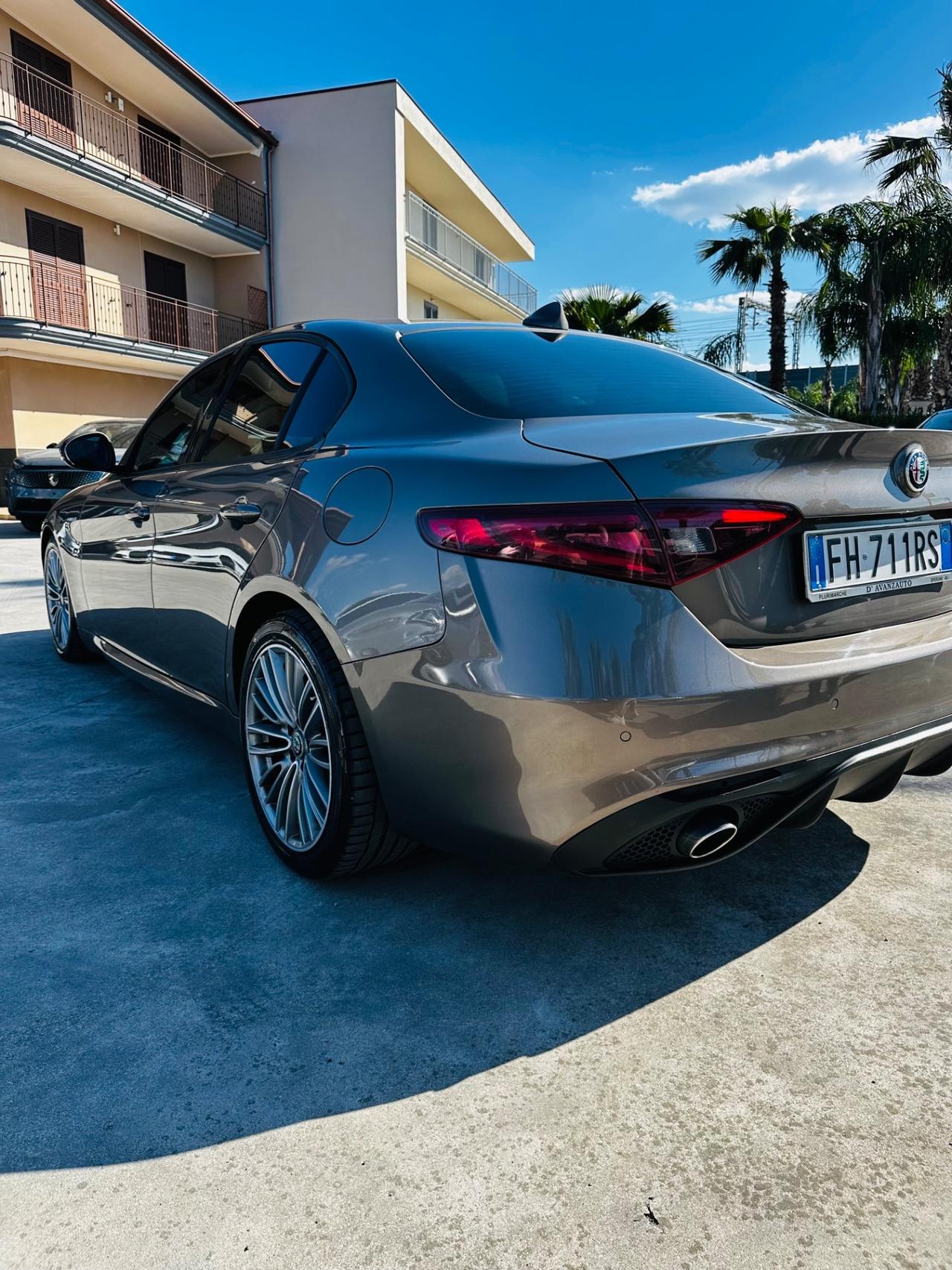 Alfa Romeo Giulia 2.2 Turbodiesel 210 CV AT8 AWD Q4 Veloce