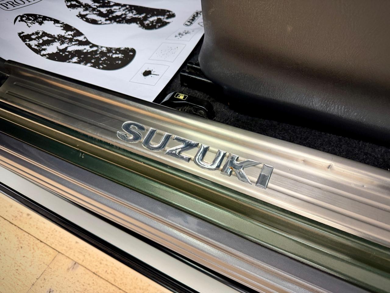 Suzuki Jimny 4X4 Evolution GANCIO TRAINO