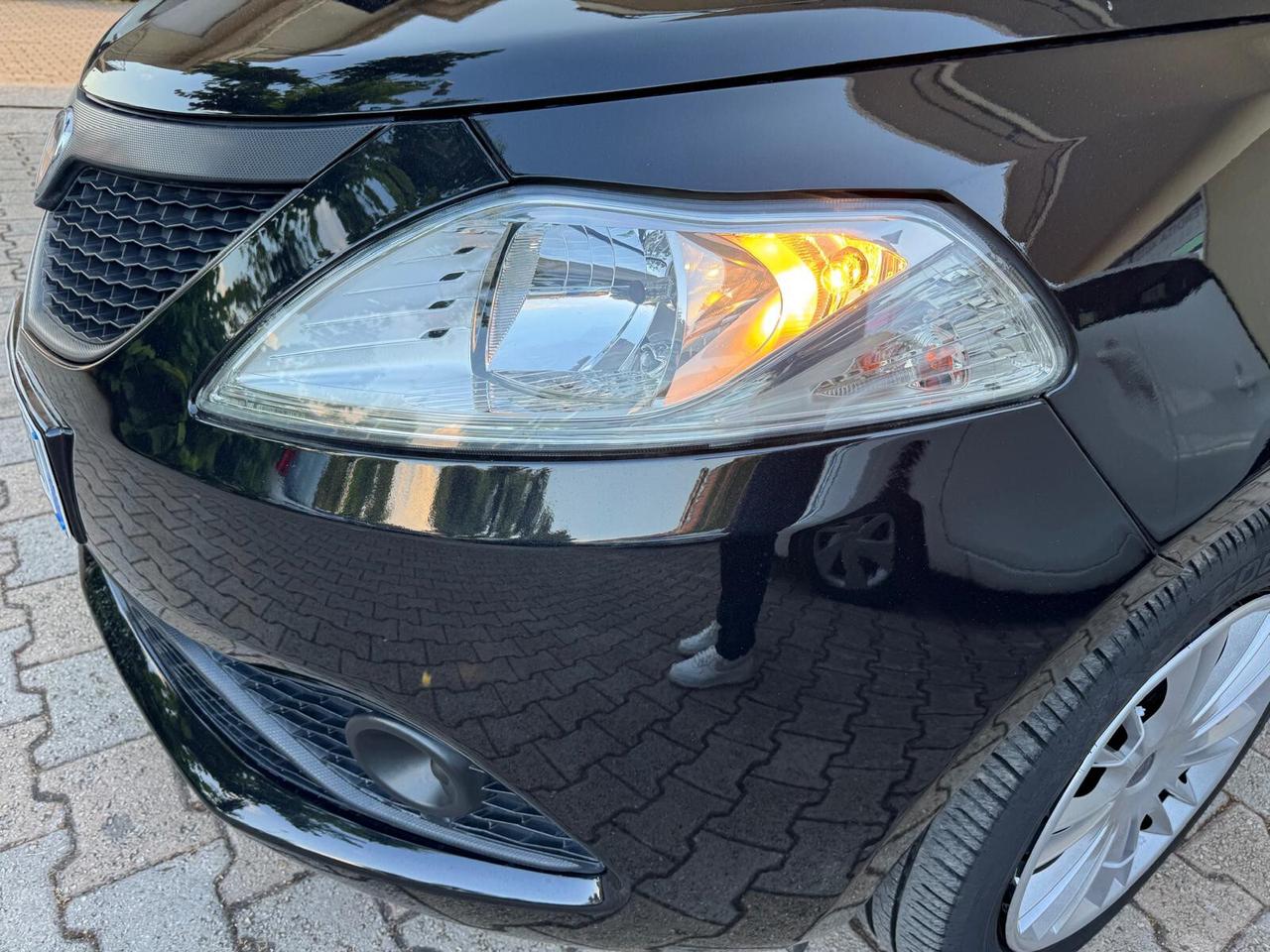 Lancia Ypsilon 1.2 69 CV 5 porte GPL Ecochic Elefantino Blu