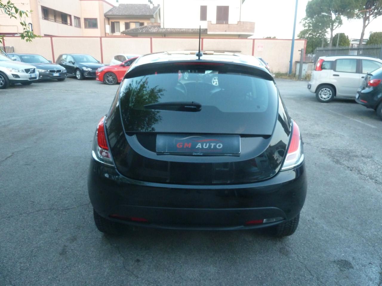 Lancia Ypsilon 1.0 FireFly 5 porte Hybrid UnYca