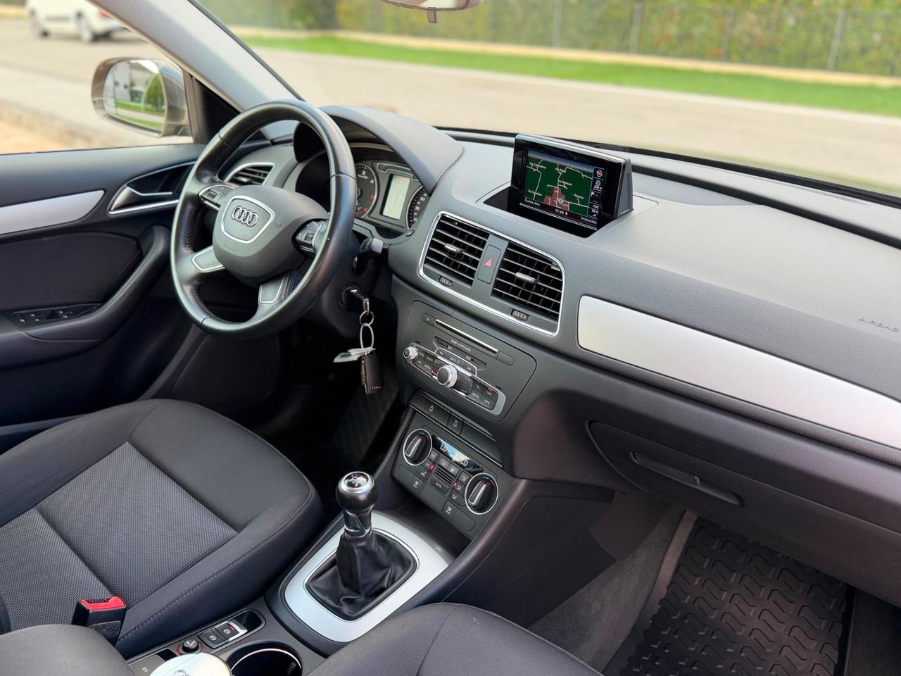 Audi Q3 2.0 TDI 120 CV Business