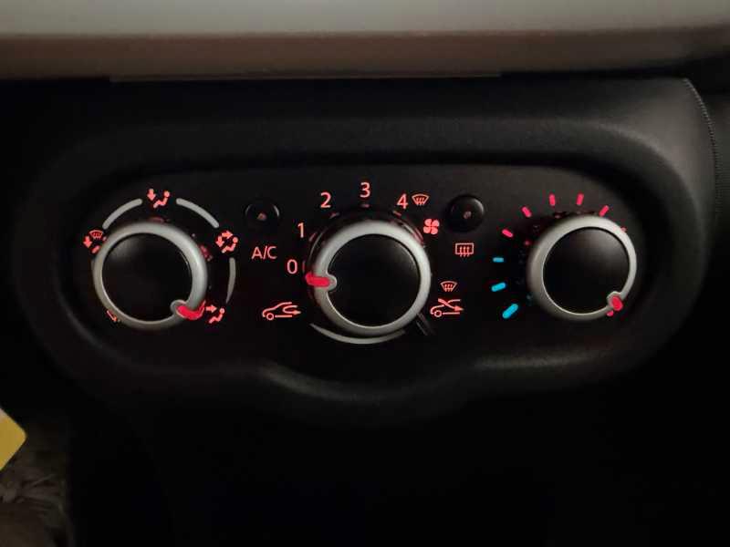 RENAULT Twingo III - twingo 1.0 sce Lovely 69cv