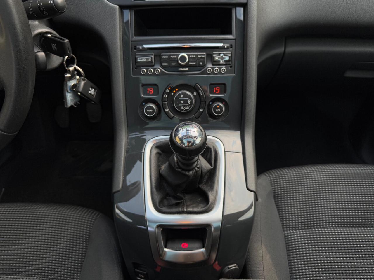 Peugeot 5008 1.6 HDi 115CV 7 POSTI