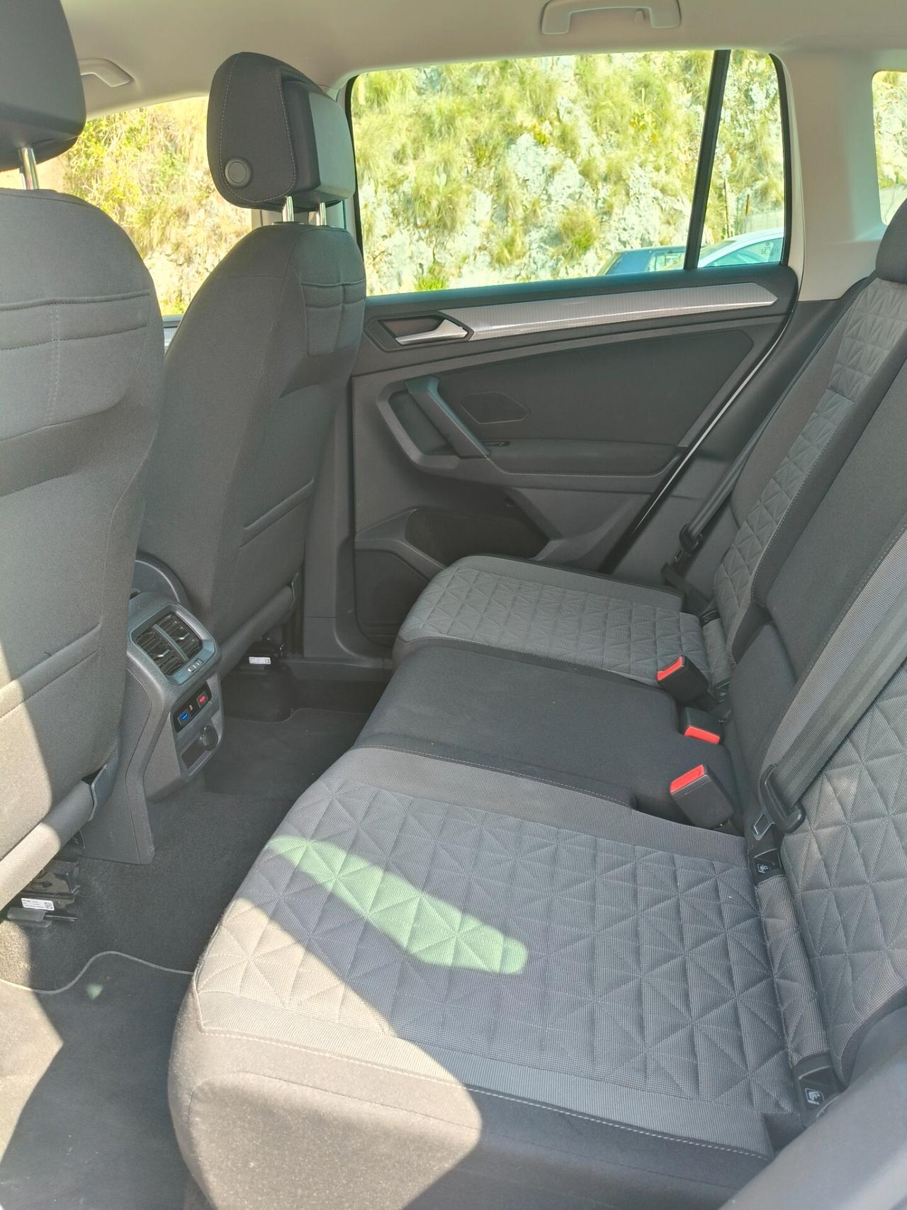 Volkswagen Tiguan 2.0 TDI 150 CV SCR DSG Elegance