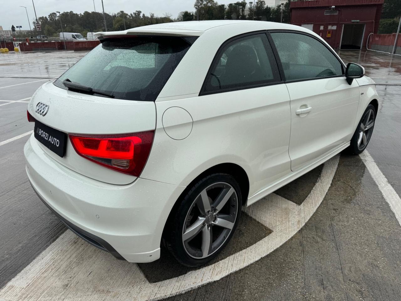 Audi A1 SPB 1.6 TDI 105cv S-Line UNIPRO! FULL!!