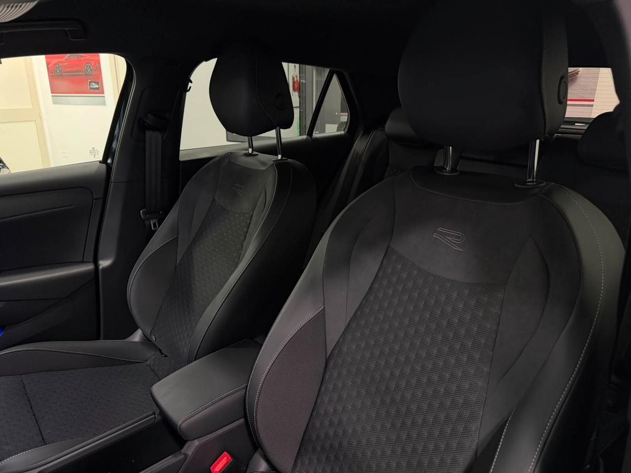 Volkswagen T-Roc 1.5 eTSI ACT 150 CV DSG R-Line