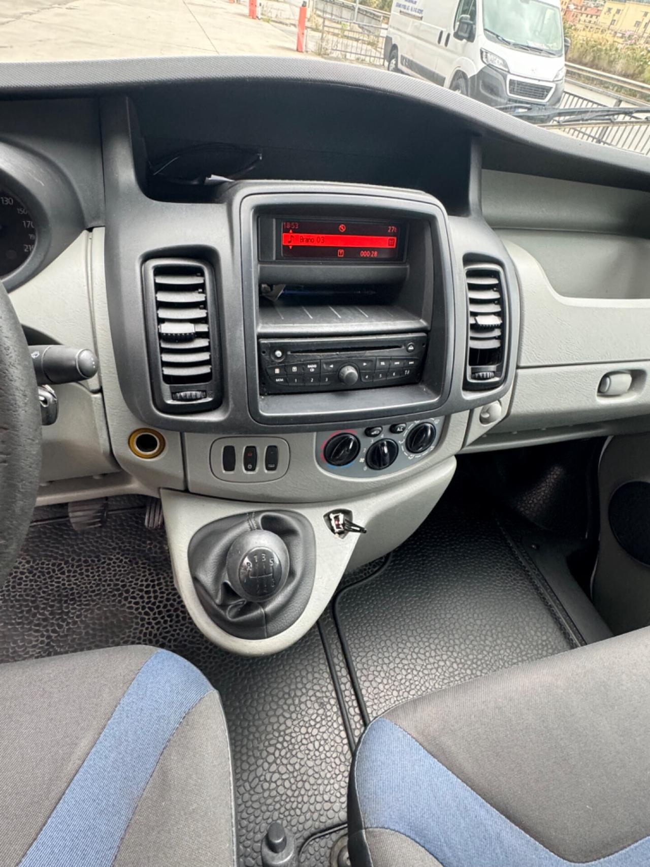Renault Trafic 2.0 dCi 115CV 6POSTI 2012