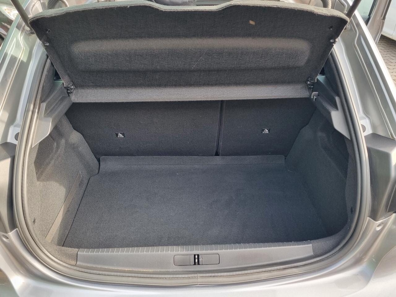 Peugeot 208 1.2 5 porte Active OK neopatentati