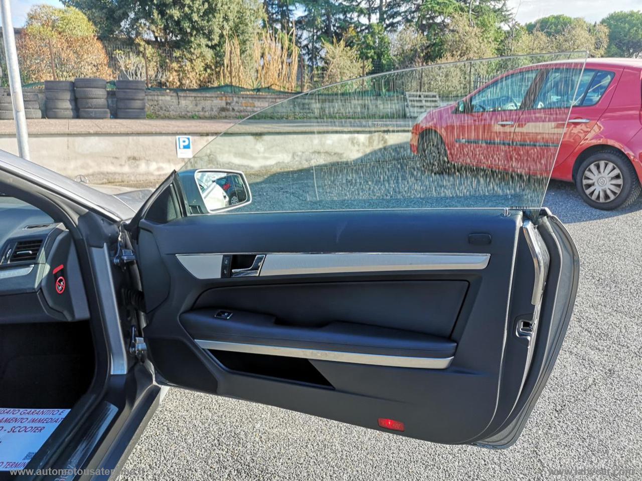 MERCEDES-BENZ E 220 CDI Cabrio BlueEFF. Avantgarde PROMO WEB