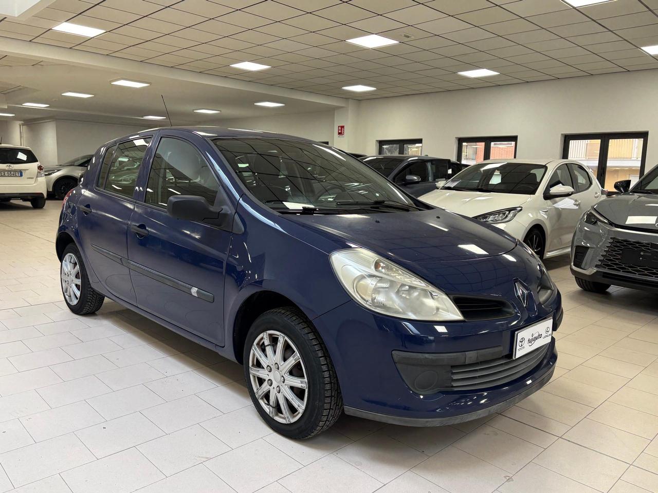 Renault Clio 5p 1.2 16v (pack) 65cv