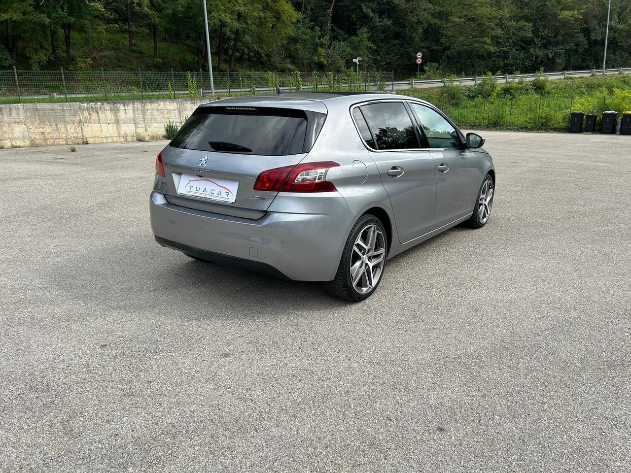 Peugeot 308 Allure 1.6 Blue HDI 120