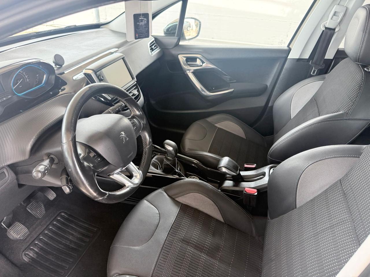 Peugeot 2008 BlueHDi 100 Black Matt